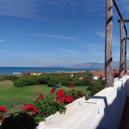 Hotel Della Baia Байя-Домиция Экстерьер фото