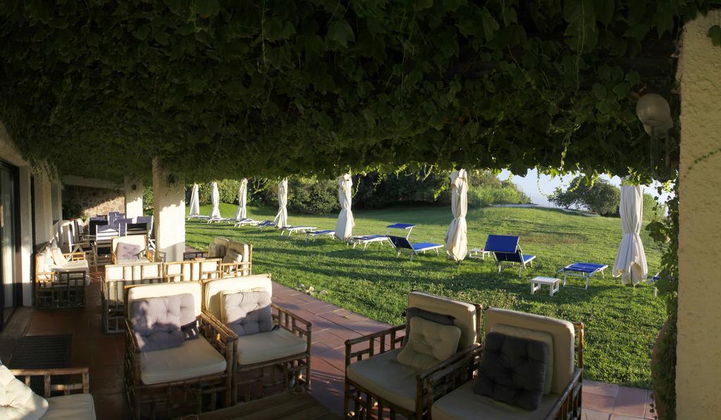 Hotel Della Baia Байя-Домиция Экстерьер фото