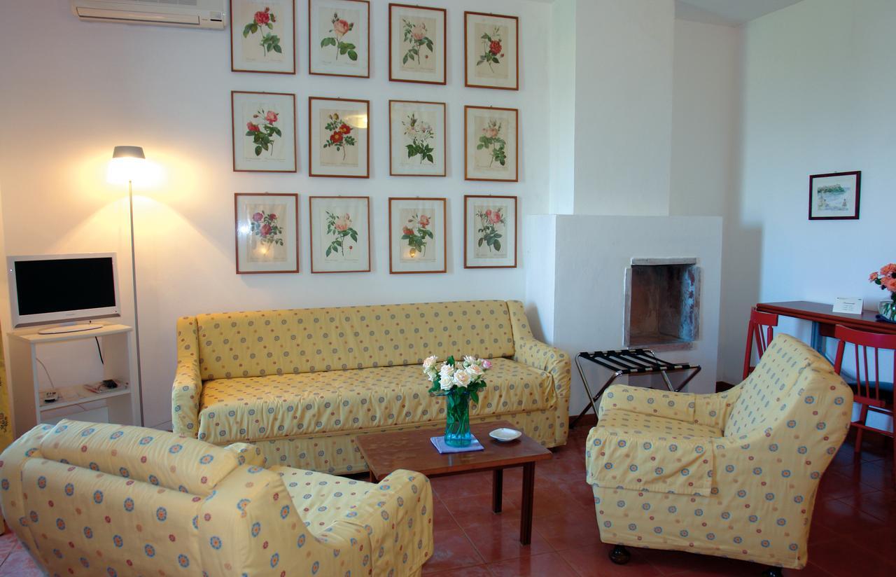 Hotel Della Baia Байя-Домиция Экстерьер фото