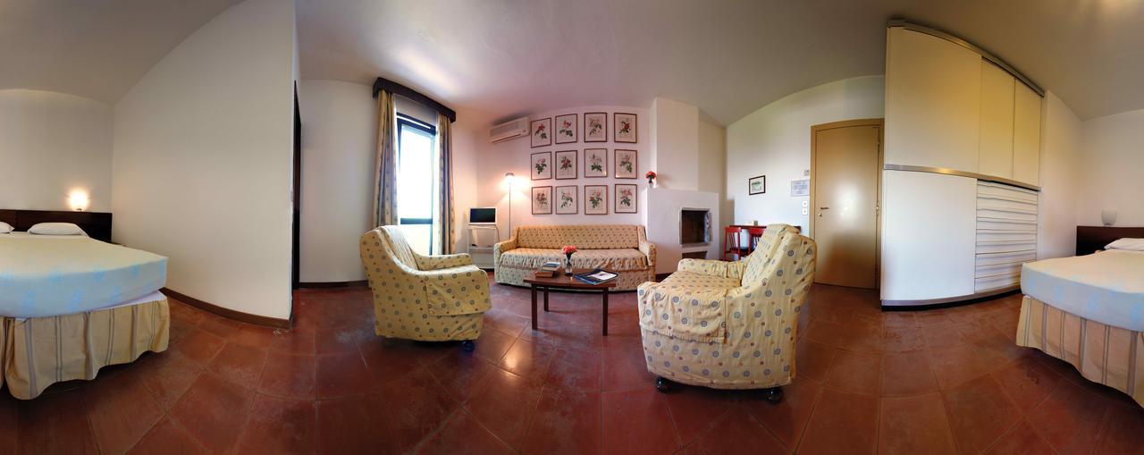 Hotel Della Baia Байя-Домиция Экстерьер фото
