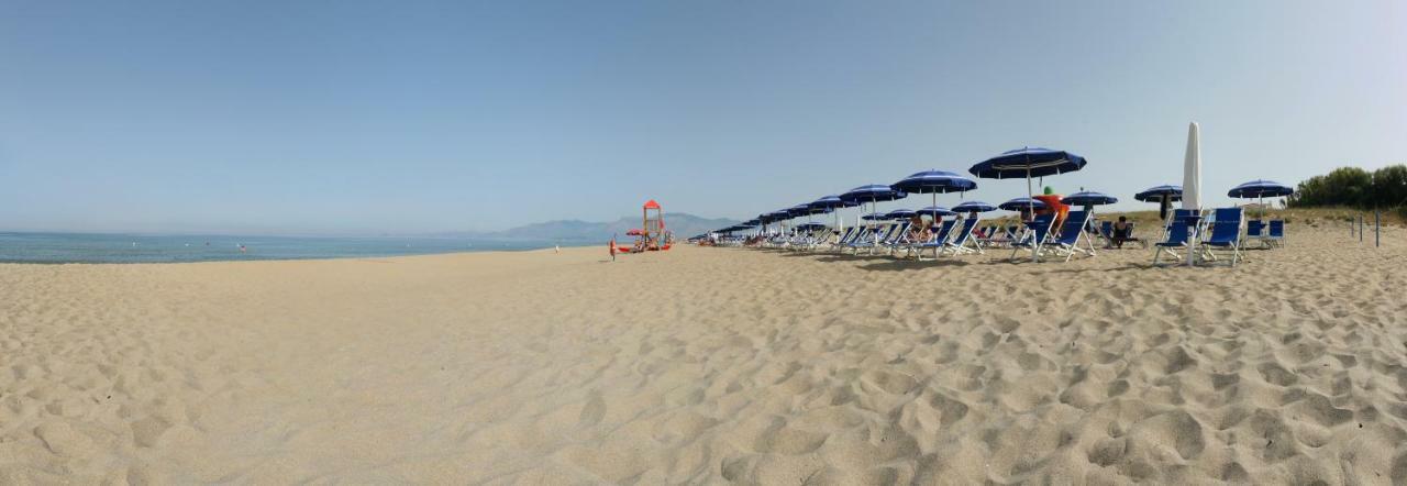 Hotel Della Baia Байя-Домиция Экстерьер фото